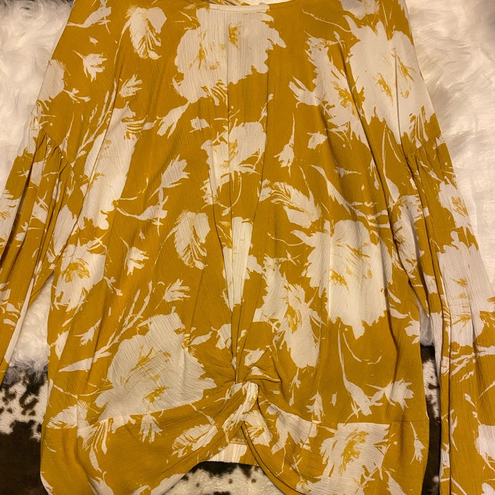 Daytrip puffy sleeve blouse